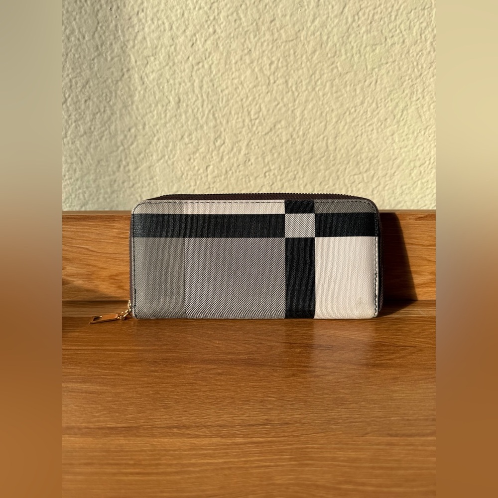 Checkered Wallet with Zip Closure